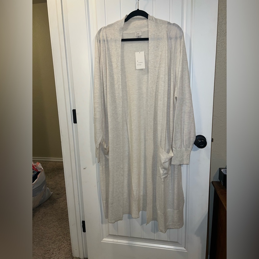 Women’s Super soft new long cream colored cardigan